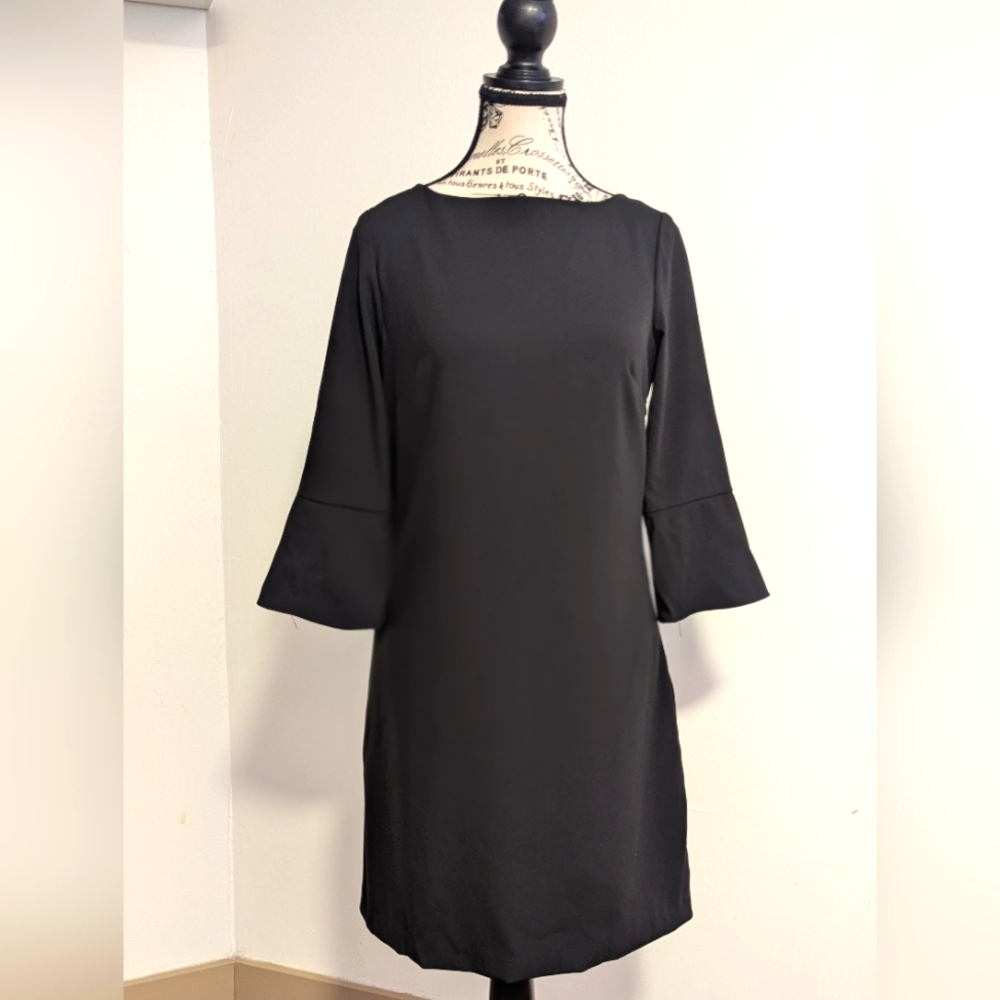 Le Château| NWOT Long Sleeve Mini Dress